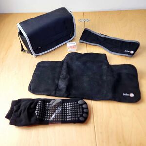 JetSet Airlines Travel Flight Amenity Toiletry Bag w/ Neck Pillow Mask Socks